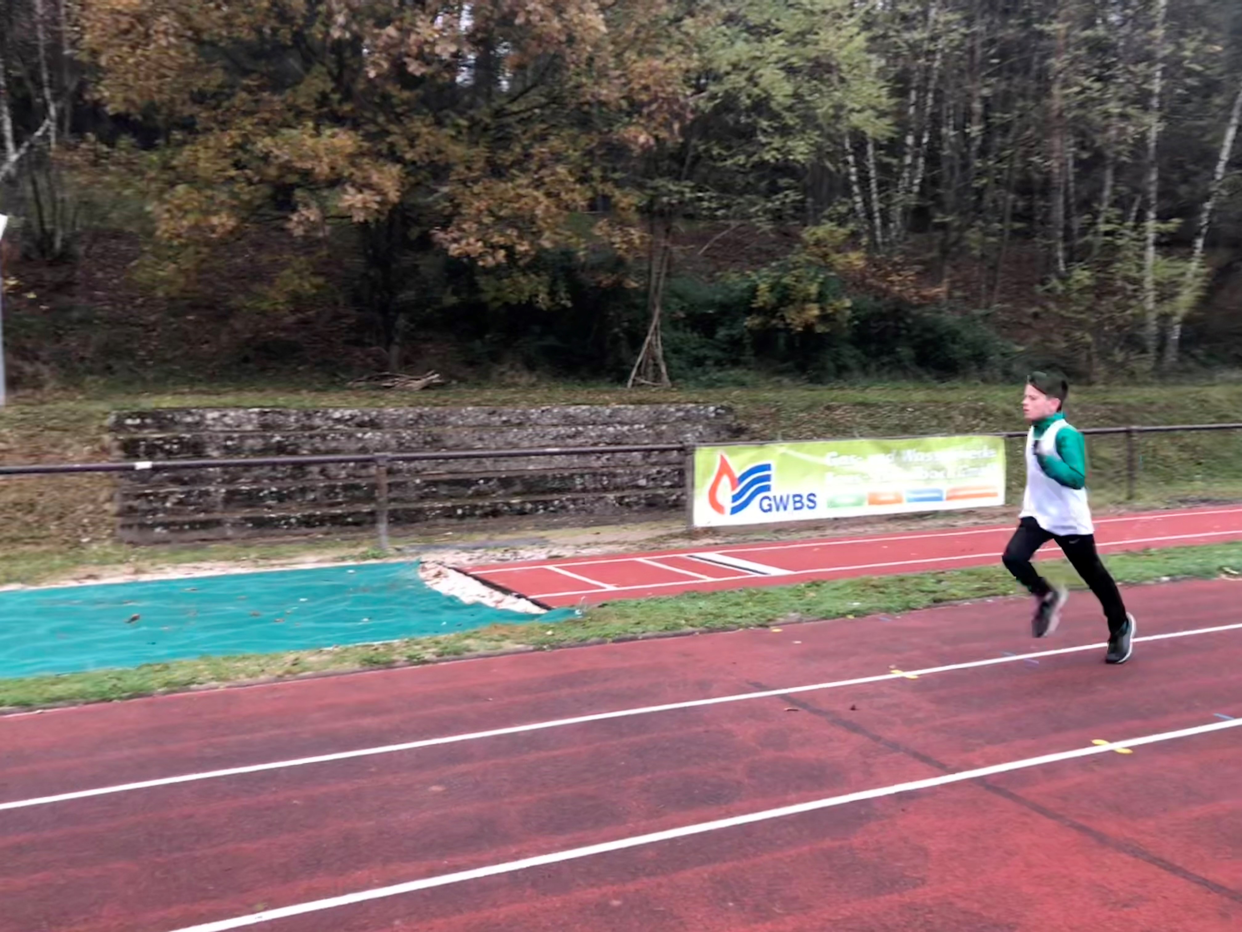 Philipp Bach mit flottem Start