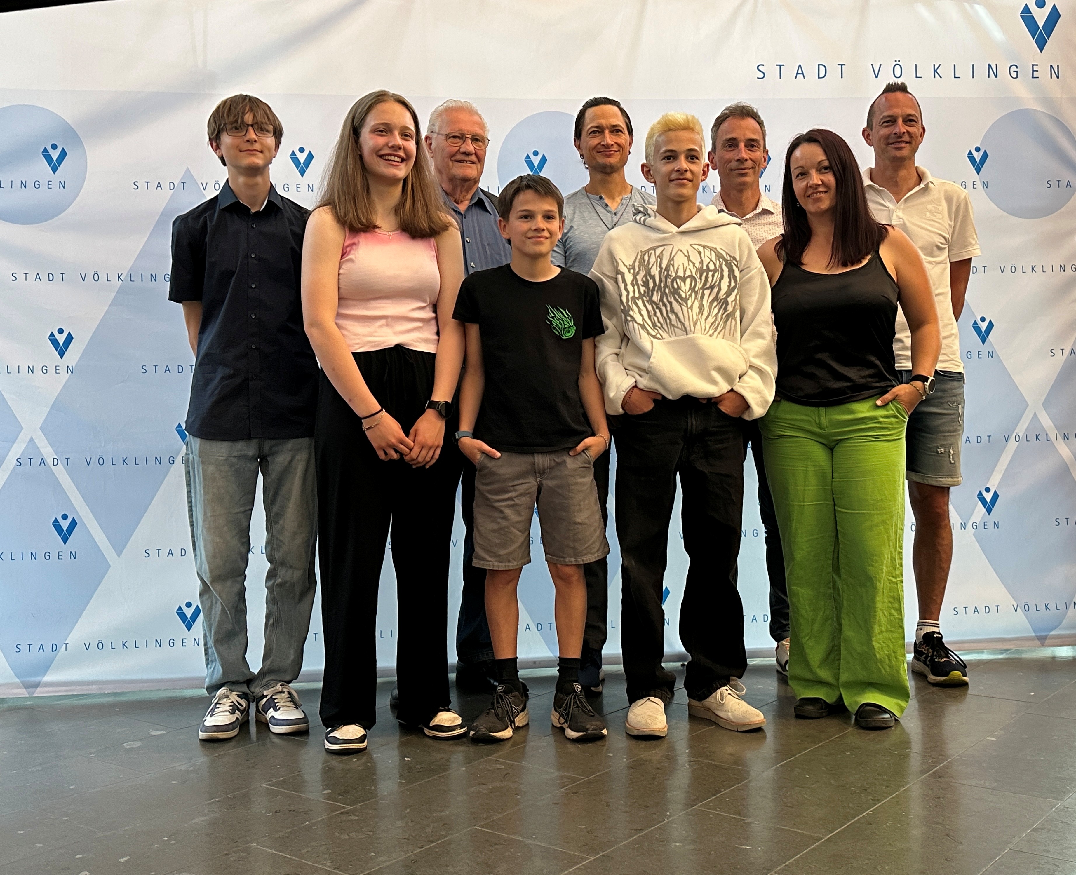 v.l.: Nelson Franz, Anna Rink, Hans-Joachim Dräger, Philipp Bach, Patrick Franz, Johannes Bach, Andreas Schneider, Ann-Kathrin Bach und Christoph Bach